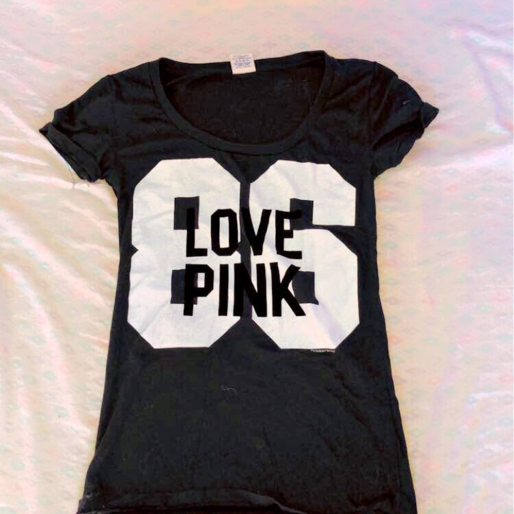 1986 pink t shirt the writing on it is velvet